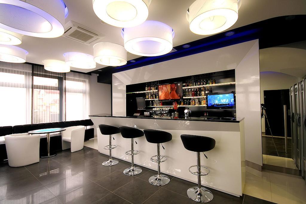 Hotel Grafit Kostomloty Pierwsze Extérieur photo